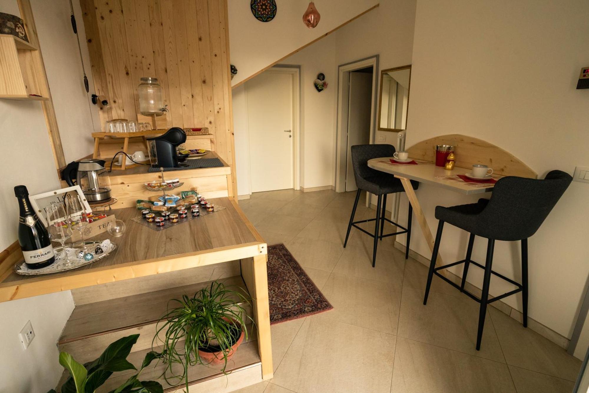 Villa Zoe - Suite Con Sauna Margone  Exterior photo