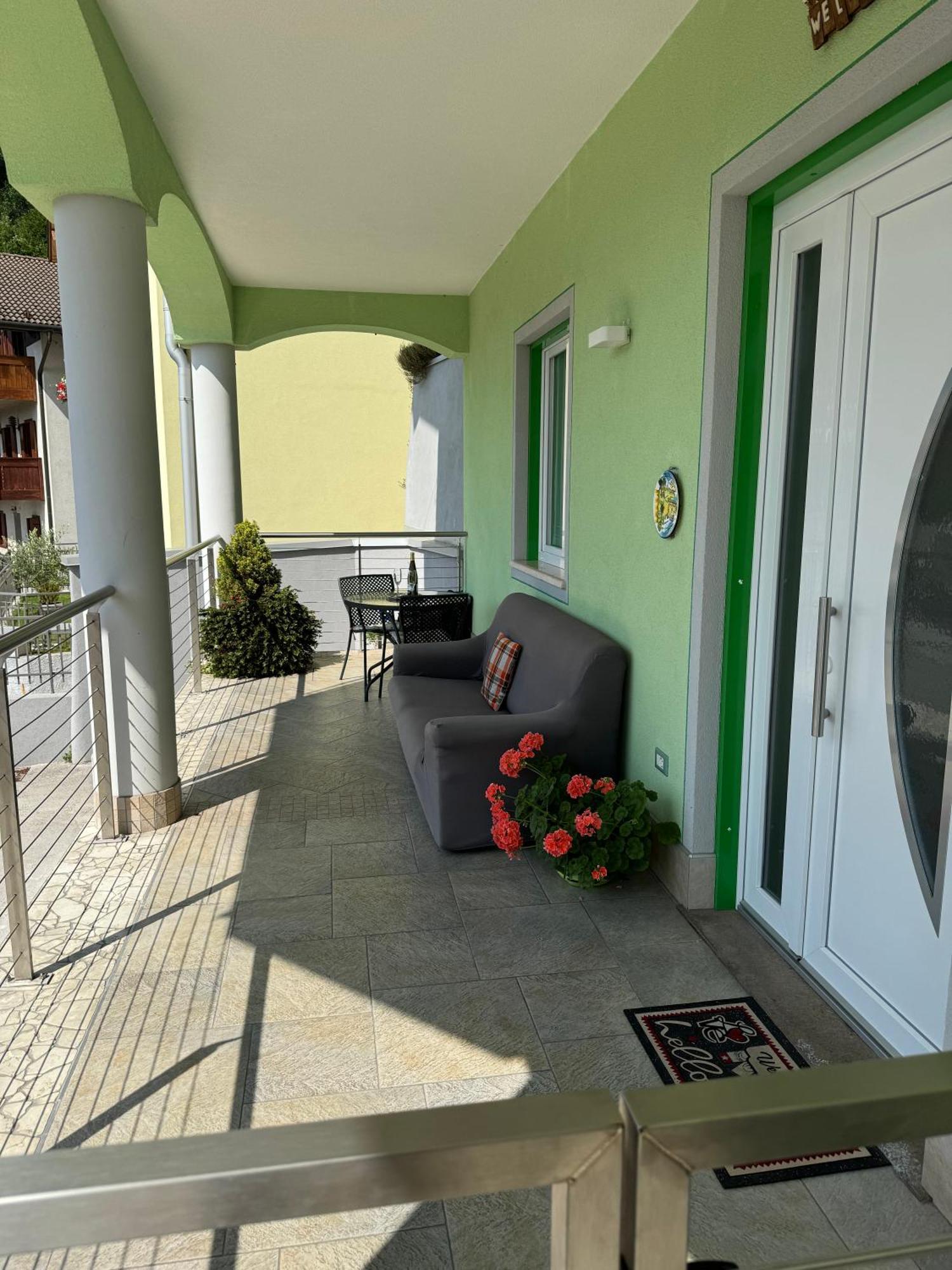Villa Zoe - Suite Con Sauna Margone  Exterior photo